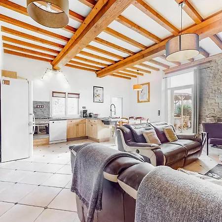 度假居 Stunning Home In Rubercy With Sauna *