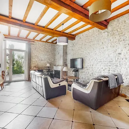 Holiday home Cozy In With Sauna Rubercy