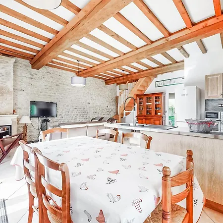 Stunning Home In Rubercy With Sauna 度假居 Rubercy